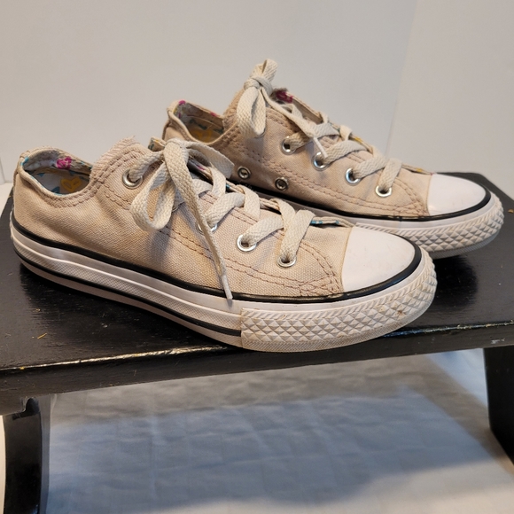 Converse All Star shoes, kids. Light pink/cream color (see pics) girls size 13 - Picture 6 of 9